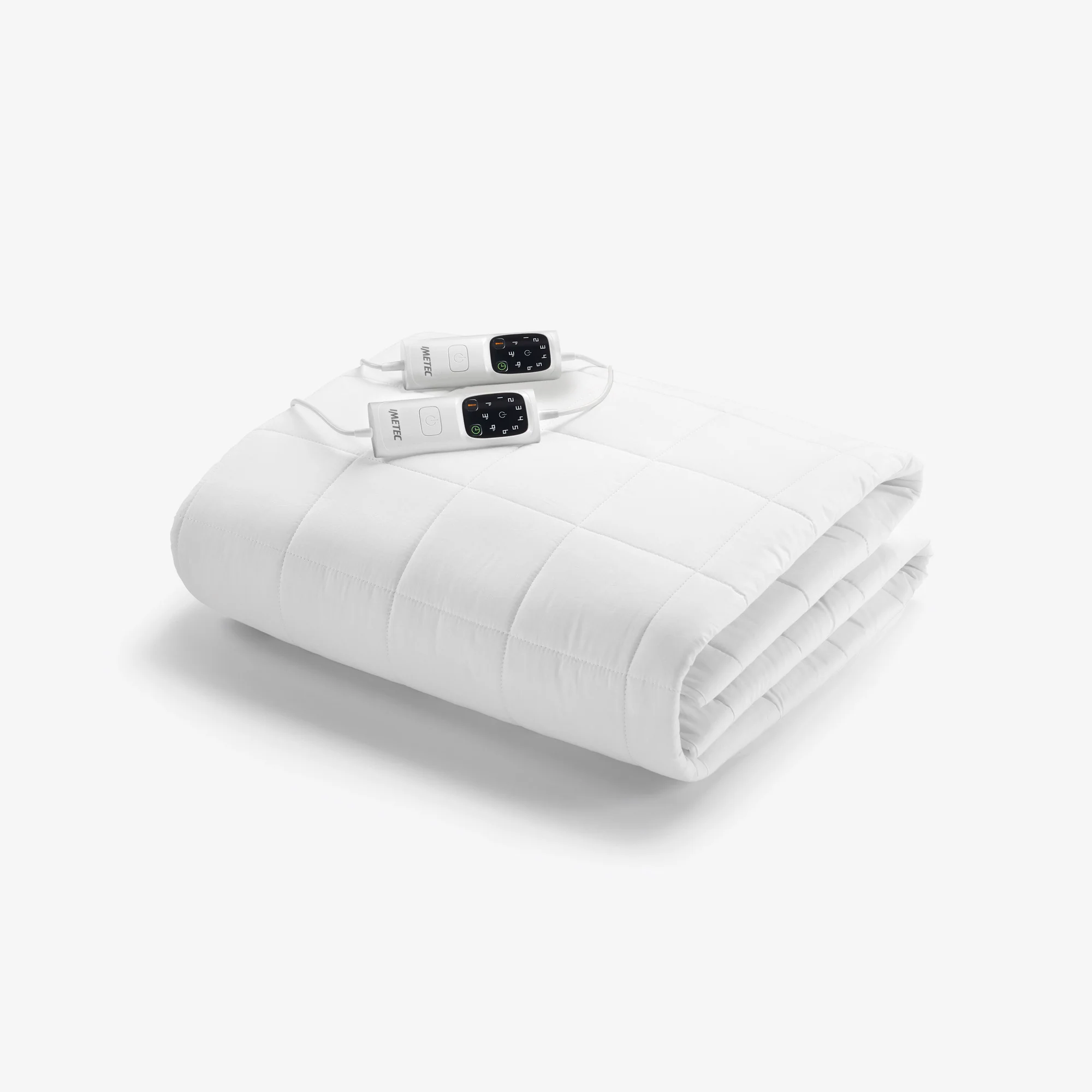Camera da letto accogliente con coprimaterasso riscaldante in cotone percalle